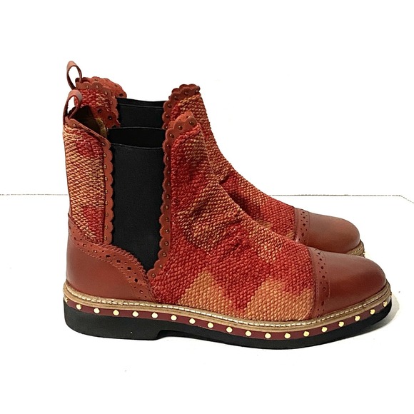 FREE PEOPLE Chelsea Boots Studded Bootie Women's Size EU 38.5 US 8.5 Atlas - Picture 1 of 11